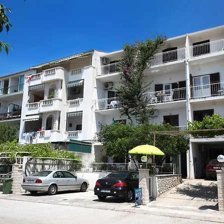 Apartment Mira Makarska