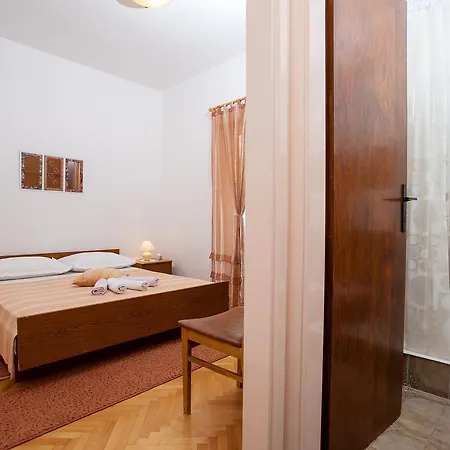 Mira Apartment *