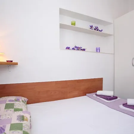 Apartment Mira Makarska