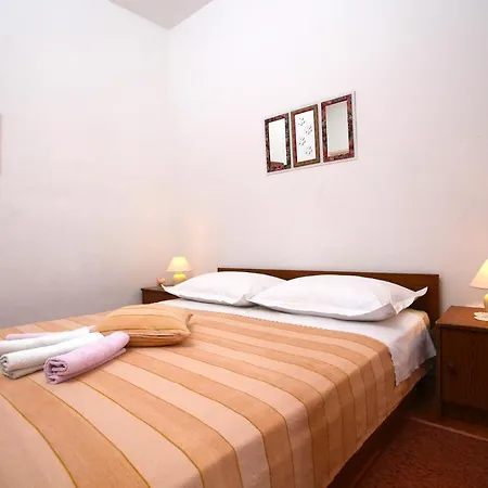 Apartment Mira Makarska