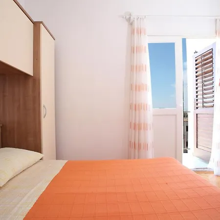 Apartment Mira Makarska