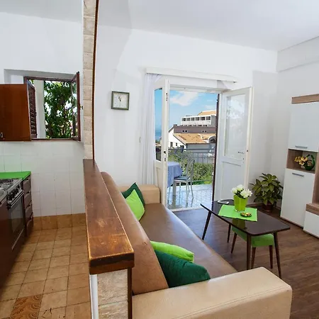 Apartment Mira Makarska
