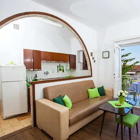 Mira Apartment Makarska