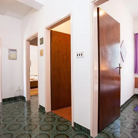 Mira Apartment *