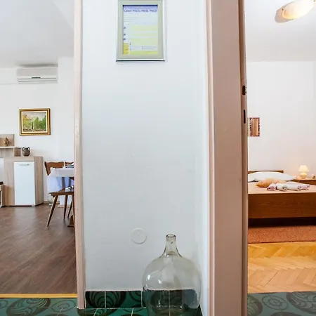 Apartment Mira Makarska